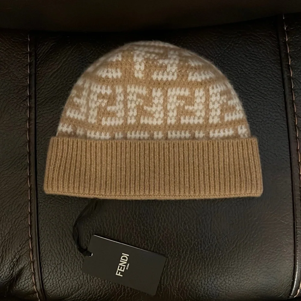 Fendi unisex FF zucca monogram knit cashmere beanie NWT - Picture 2 of 5